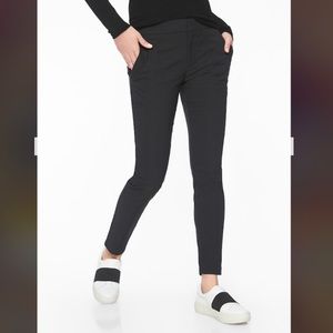 Athleta black Wander stash skinny pant 4